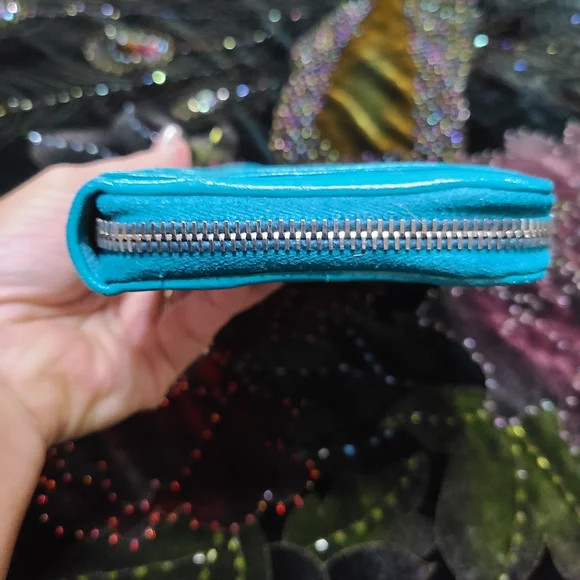 Prada Nappa Gaufre Wallet - Picture 4 of 12